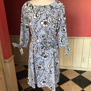 Como Vintage Off Shoulder Floral Shift Dress